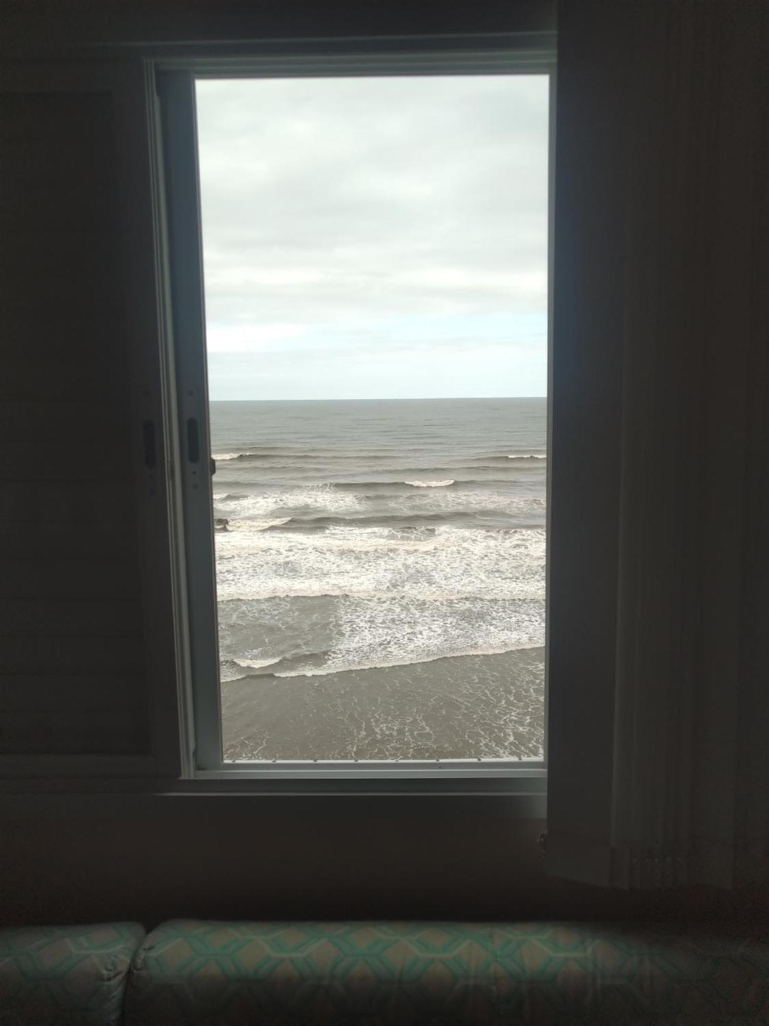 Apartamento Frente Mar Pe Na Areia Praia Grande  Exterior foto