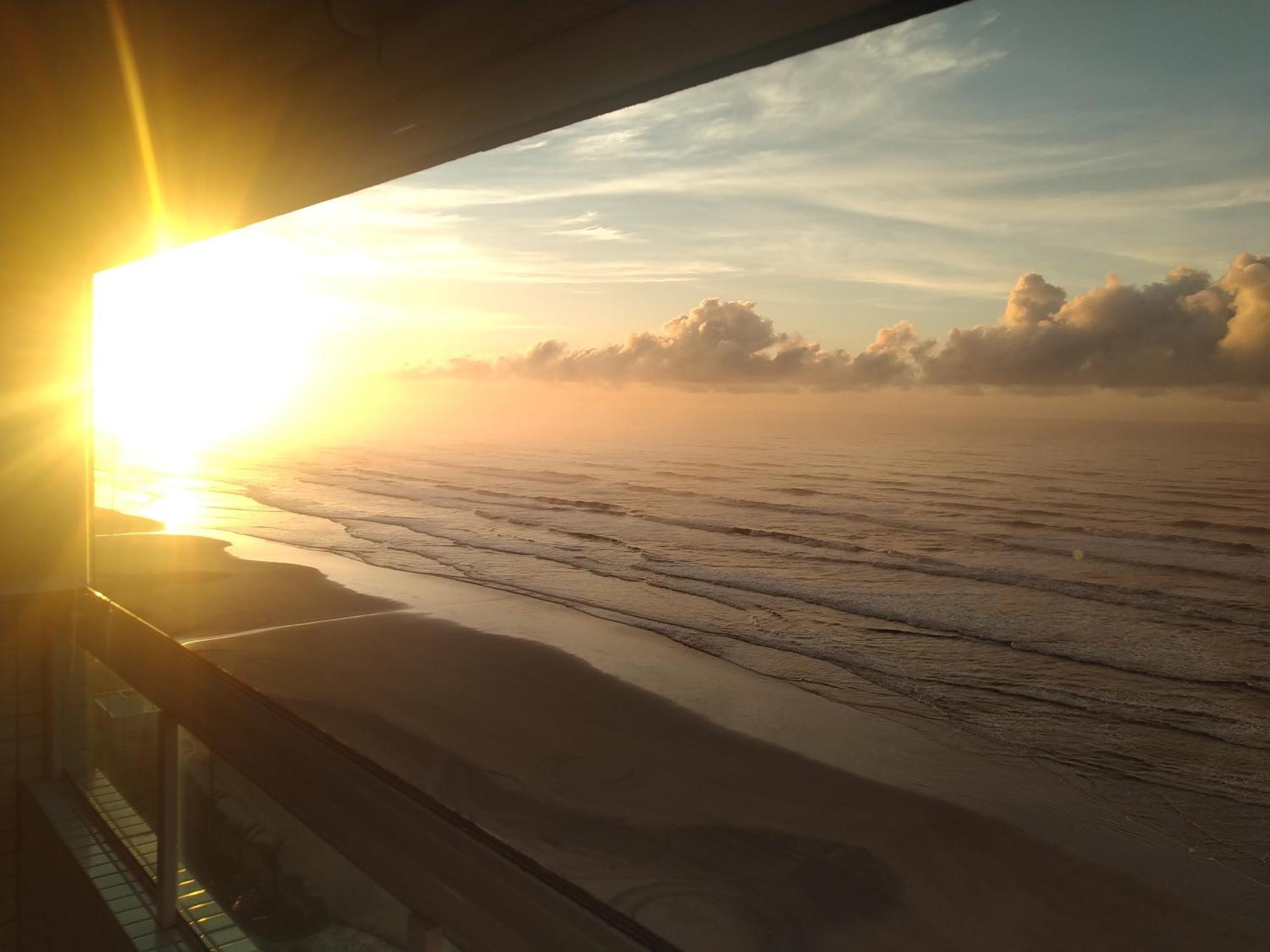 Apartamento Frente Mar Pe Na Areia Praia Grande  Exterior foto